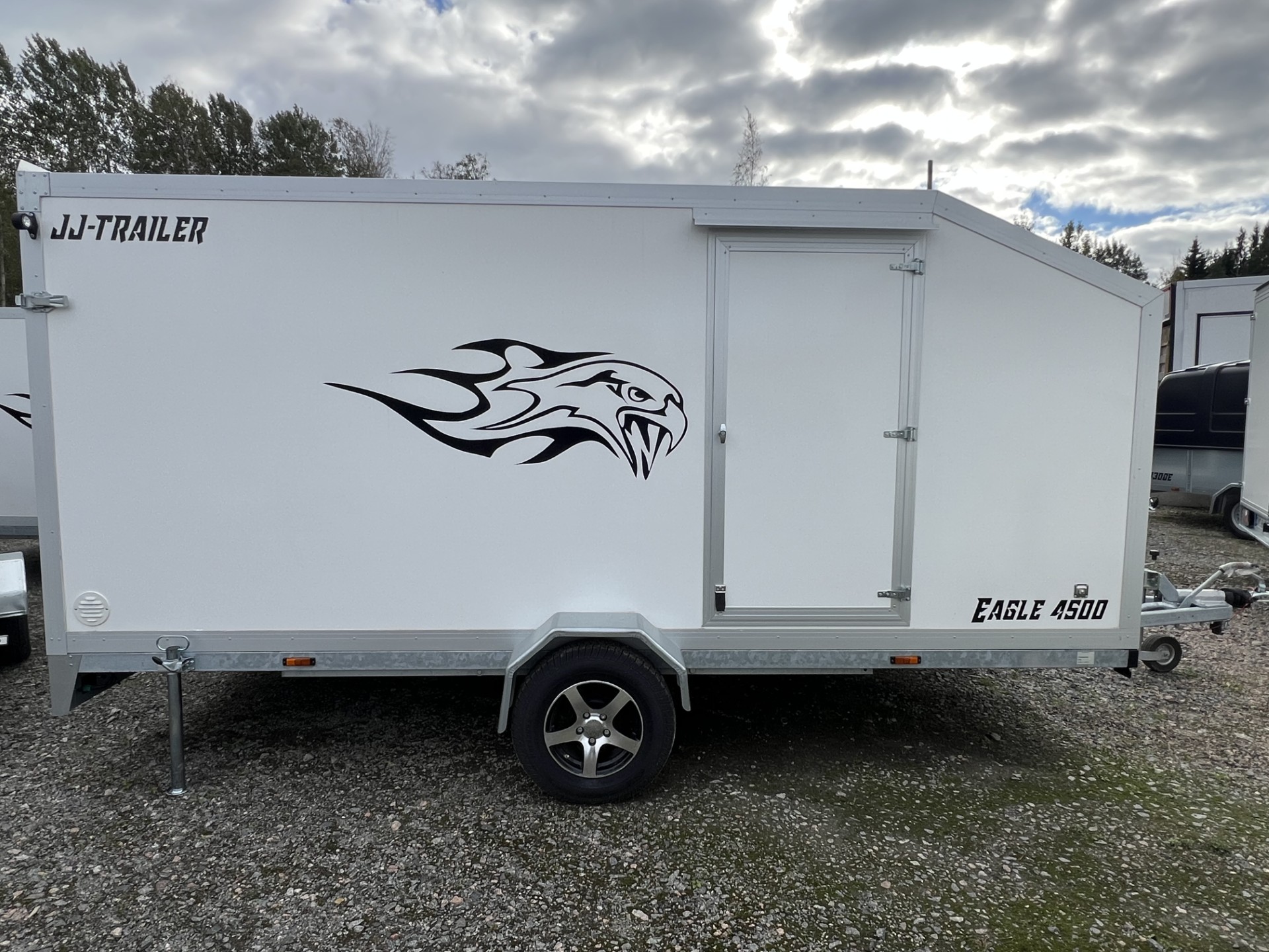 Eagle 4500 PRO kaappivaunu