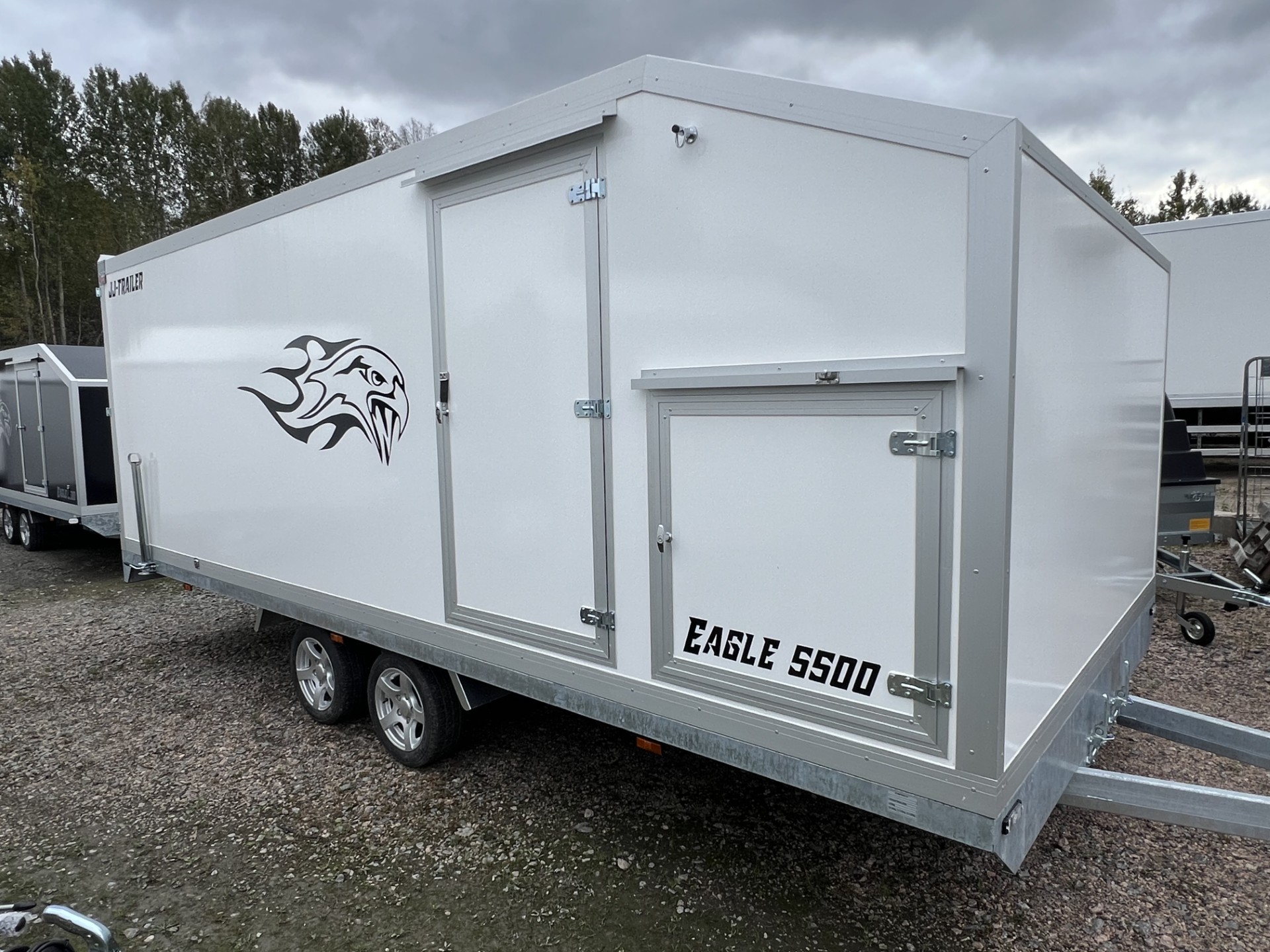 Eagle FB5500 PRO Maxi kaappivaunu
