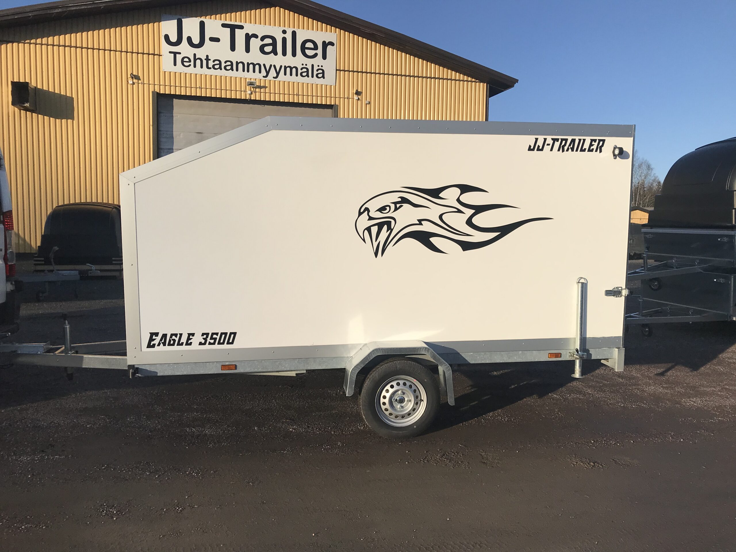 Eagle 3500 PRO Maxi kaappivaunu
